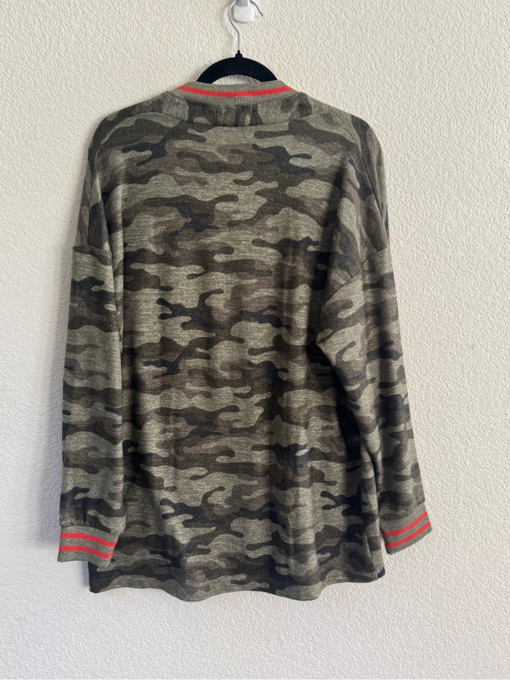 PJ Salvage Camo Button Front Cardigan with Red Trim Size Medium - Picture 5 of 9